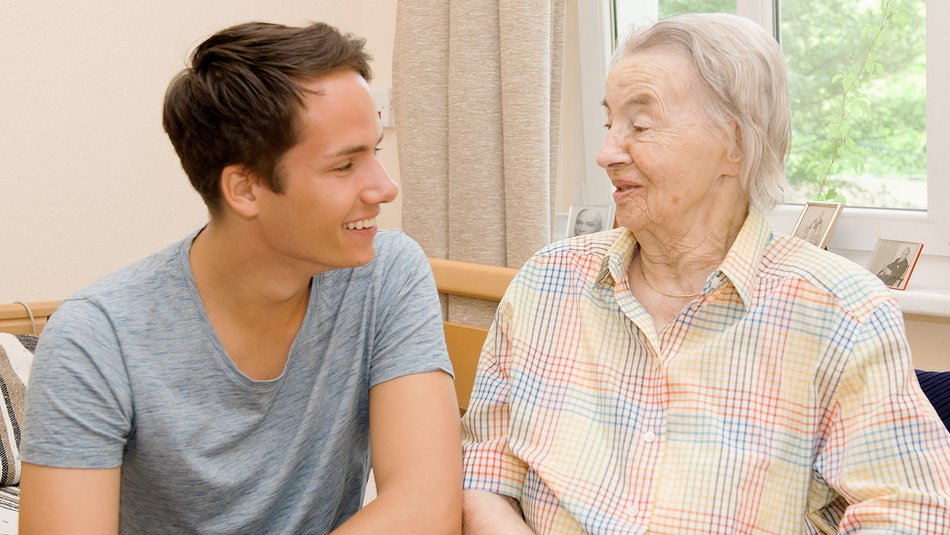 Bundesfreiwilliger Lucas im Pflegeheim