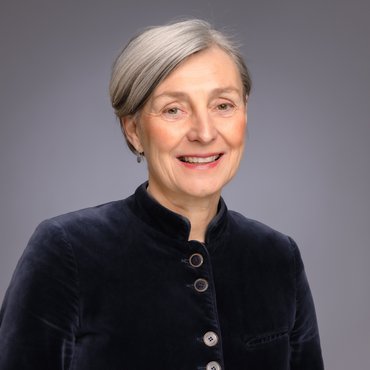 Dr. Ursula Schoen