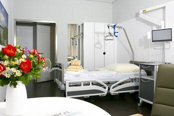 Ein saniertes und neu ausgestattetes Patientenzimmer im Immanuel Krankenhaus Berlin. 